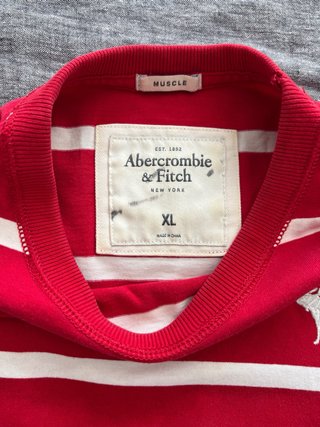 Camiseta Abercrombie rayas roja y blanca XL