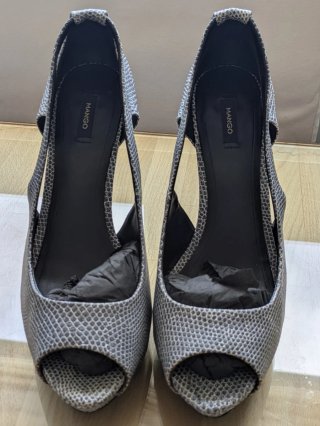 Zapatos de tacón Mango grises y negros