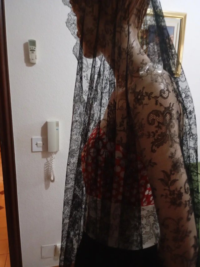 Mantilla Chantilly Francés Seda Negra