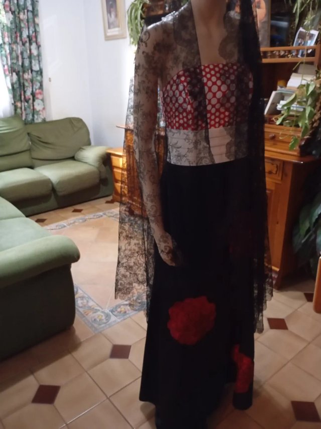Mantilla Chantilly Francés Seda Negra