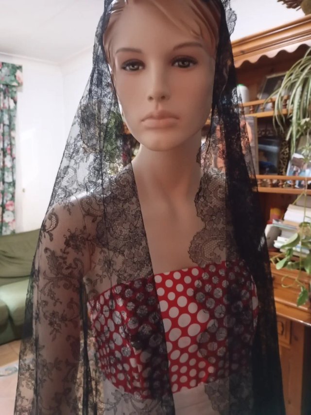 Mantilla Chantilly Francés Seda Negra
