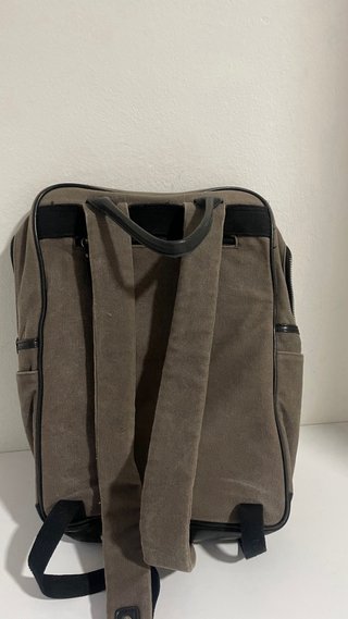 Mochila de lona y cuero