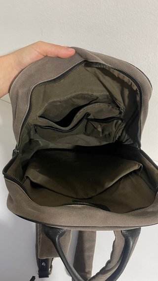 Mochila de lona y cuero