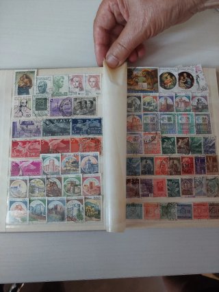 Pequeño Clasificador de sellos con 466 sellos