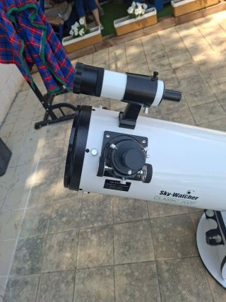 Telescopio Sky-Watcher Classic 200P + Colimador