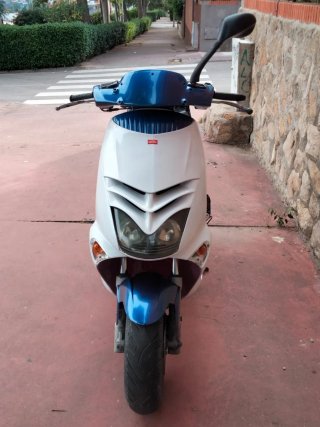 Aprilia Leonardo 250cc Maxi Scooter