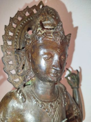 Escultura de Avalokiteshvara (Lokeshvara)