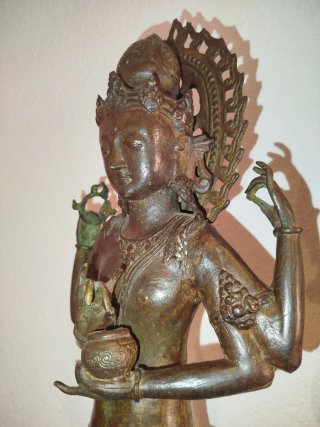 Escultura de Avalokiteshvara (Lokeshvara)