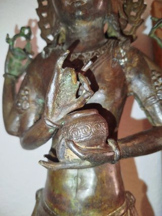 Escultura de Avalokiteshvara (Lokeshvara)