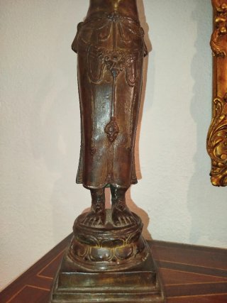 Escultura de Avalokiteshvara (Lokeshvara)