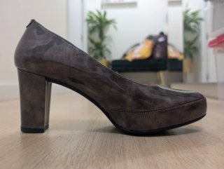 Zapatos Dorking charol tacón medio grises