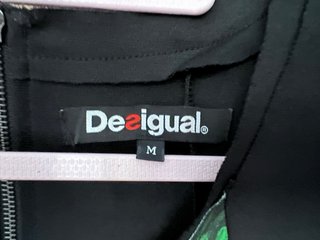 Vestido Desigual Negro Estampado Mariposas