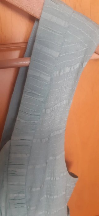 Vestido Hoss Intropia verde, llega a la rodilla