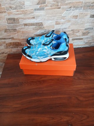 Nike deportivas negras y azules