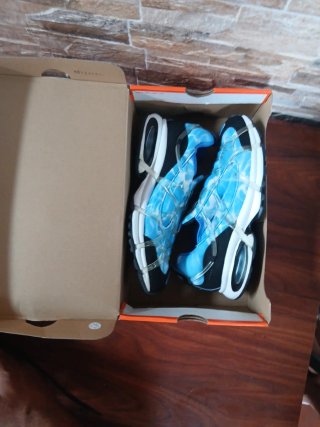 Nike deportivas negras y azules