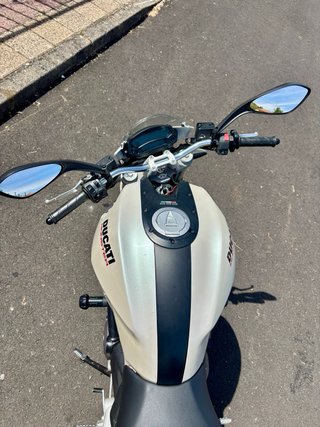 Ducati Monster 696 Blanca 2010