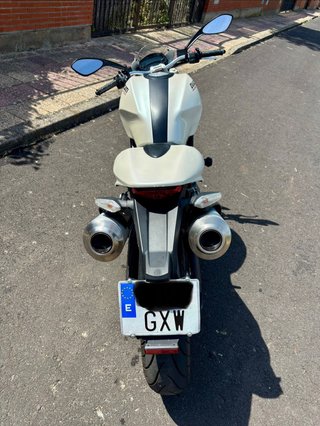 Ducati Monster 696 Blanca 2010