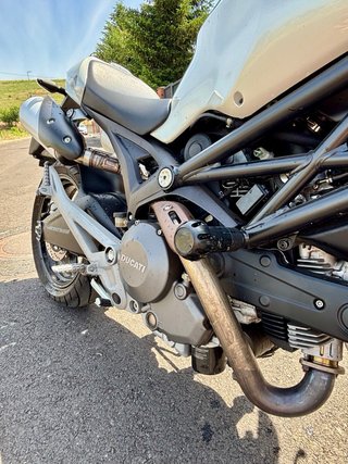 Ducati Monster 696 Blanca 2010