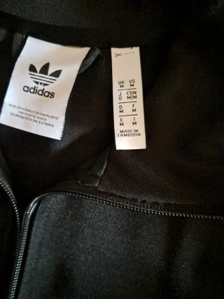 Chaqueta deportiva Adidas negra