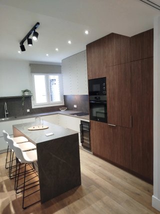 Puerta blanca interior