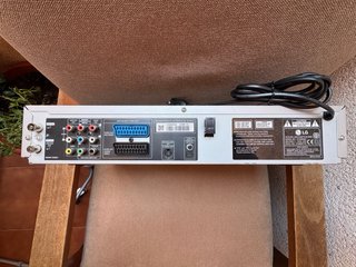 Combo Reproductor DVD y VHS LG VCX8806M Functional