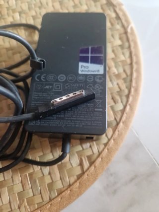Adaptador Microsoft Surface Negro