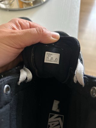 Zapatillas Vans Altas Negras y Blancas