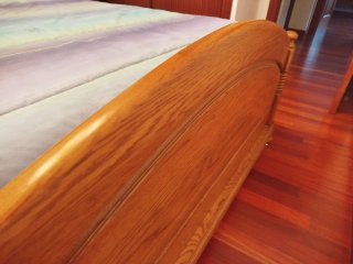 Cama 1.35x1.90m de madera maciza
