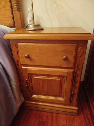 Cama 1.35x1.90m de madera maciza