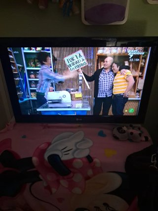 Televisor LG Negro y Multicolor