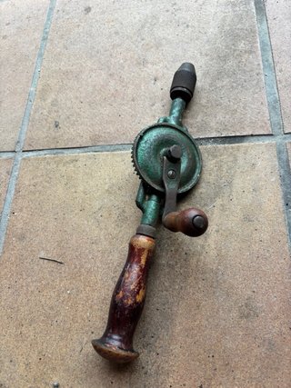 Berbiquí taladro manual antiguo