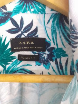 Camisa Zara Manga Corta Estampada Verde Talla S