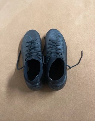 Zapatillas de fútbol Nike negras de talla 42.5