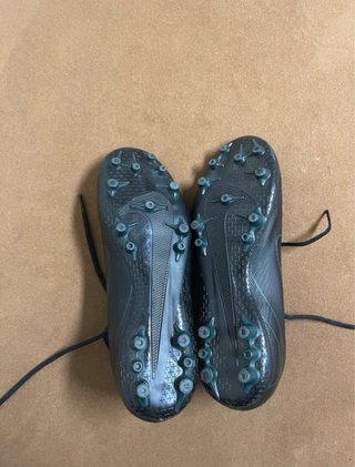Zapatillas de fútbol Nike negras de talla 42.5