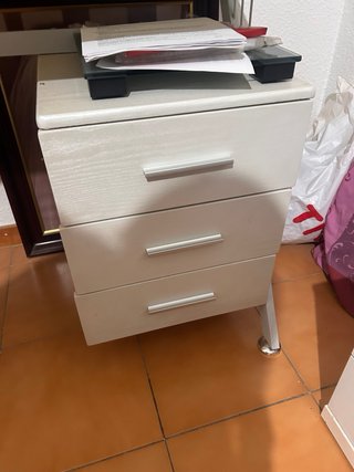 Escritorio de cristal con cajonera blanca
