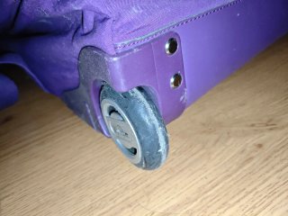 Maleta de viaje Kipling morada con ruedas