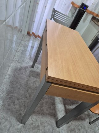 Conjunto mesa cocina y 4 sillas