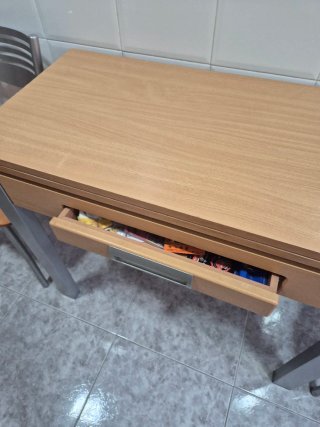 Conjunto mesa cocina y 4 sillas