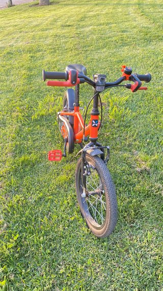 Bici 16 pulgadas, buen estado.Regalo casco.