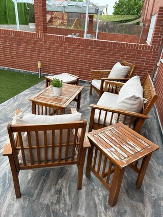 Conjunto de muebles de jardín de madera
