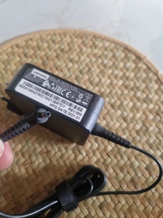 Adaptador de Corriente Lenovo Negro