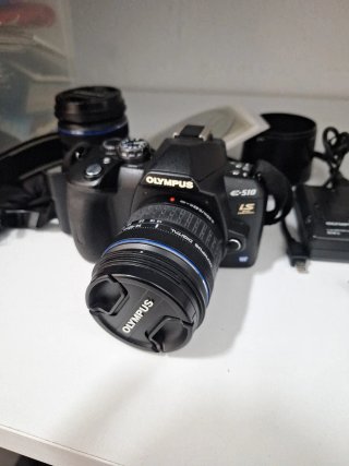 Cámara Olympus + Accesorios