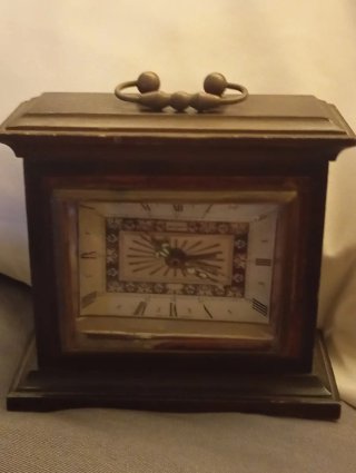 Orologio da tavolo antico in legno