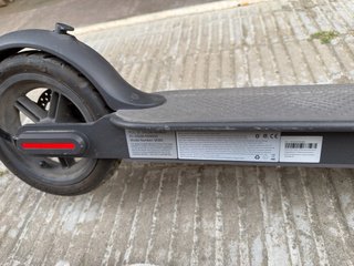 Patinete Xiaomi semi-nuevo con extras