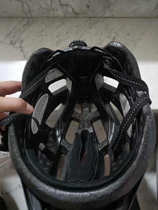 Casco de bicicleta negro