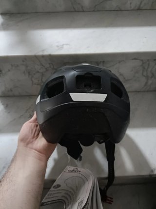 Casco de bicicleta negro
