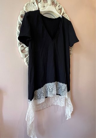 Camiseta Zara Negra con Encaje Blanco