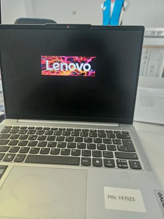 Portátil Lenovo IdeaPad Slim 5x