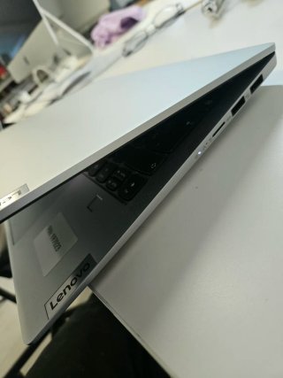 Portátil Lenovo IdeaPad Slim 5x
