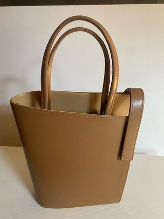 Bolso de mano piel diseño bonito